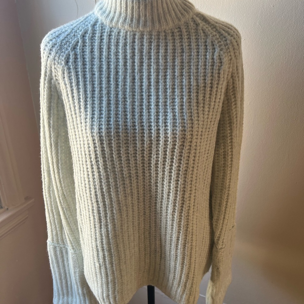 Who What Wear Soft White/Dove Gray Ribbed Sweater